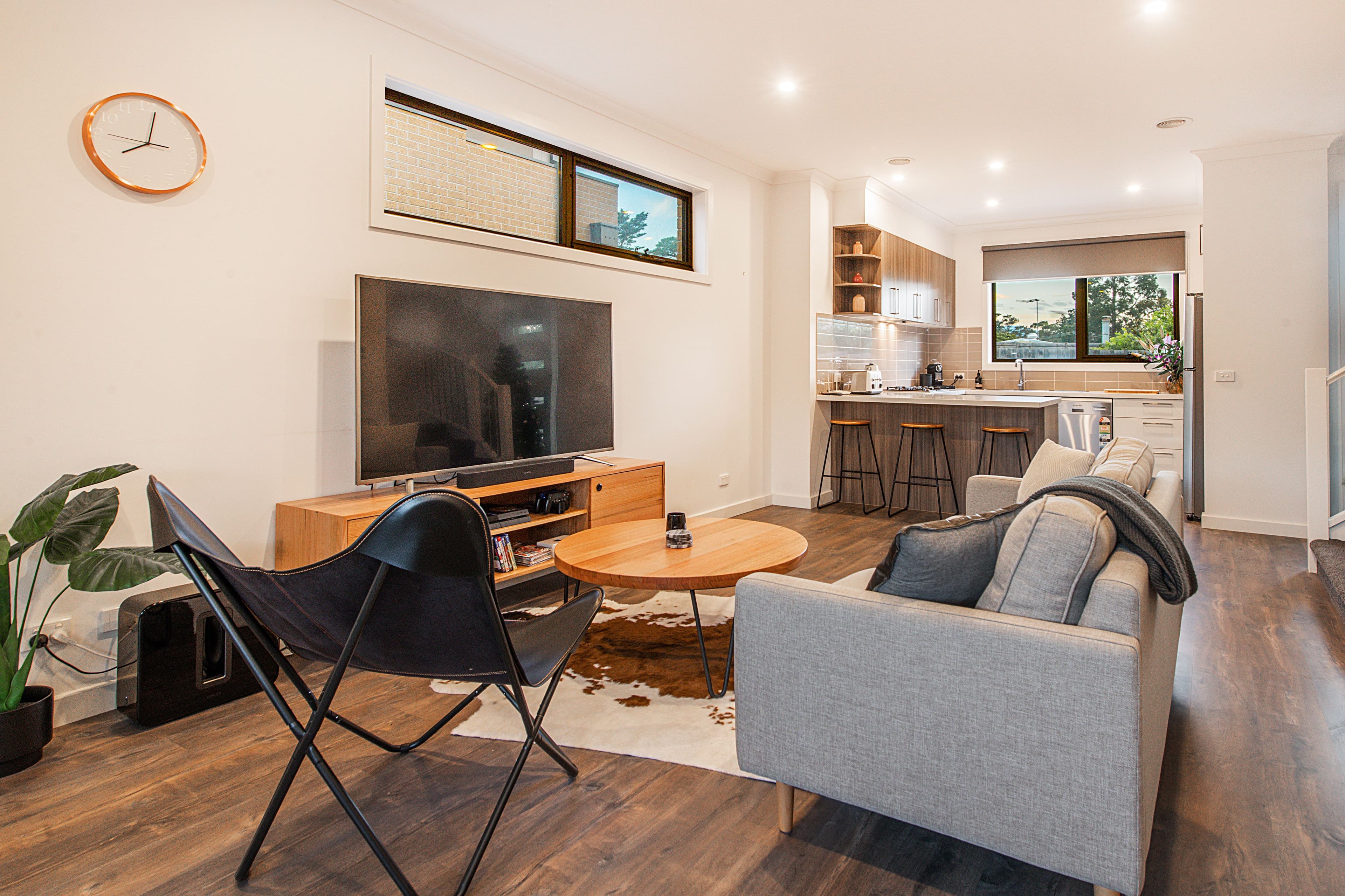 24 Mountain View Road, Kilsyth VIC 3137, Kilsyth - Thumbnail 2