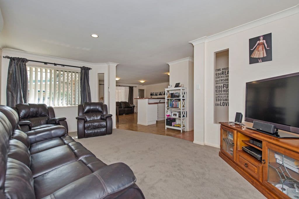 6 McGrath Court, ORMEAU HILLS QLD 4208, Ormeau Hills - Thumbnail 3