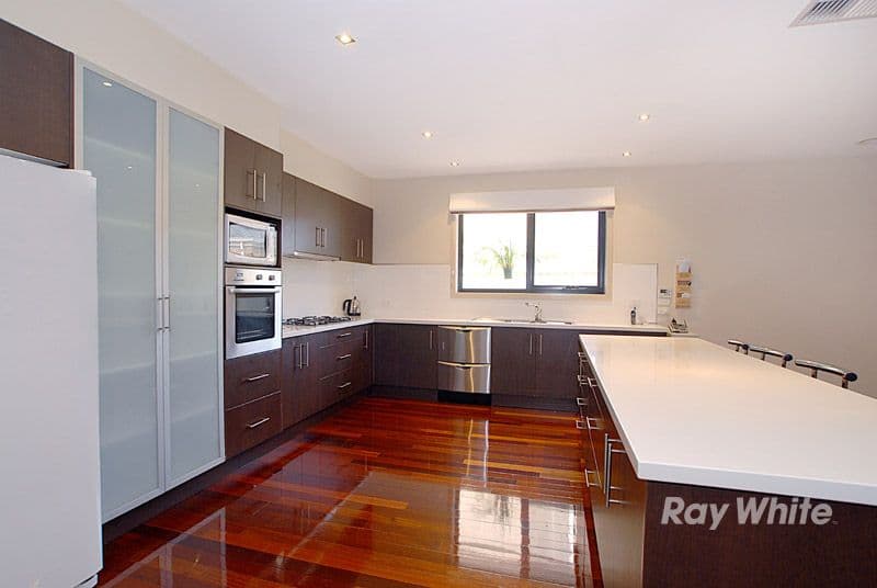 7 Latrobe Avenue, KEYSBOROUGH VIC 3173, Keysborough - Thumbnail 2