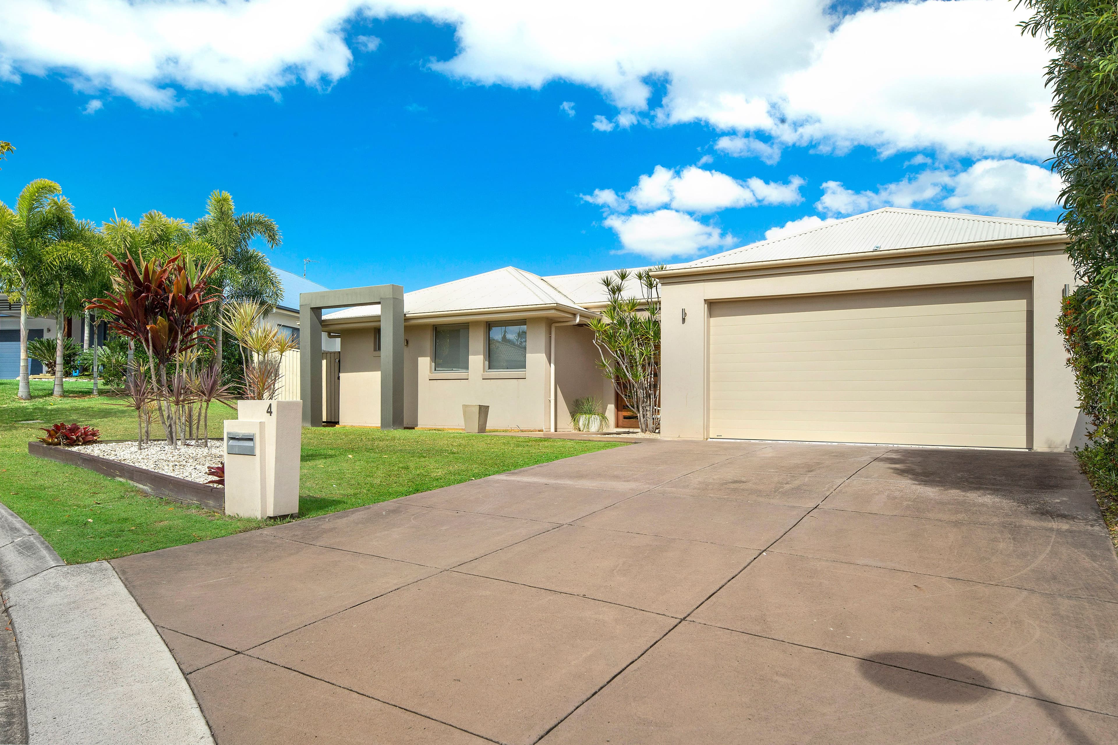 4 Spyglass Close, Peregian Springs QLD 4573, Peregian Springs - Thumbnail 2