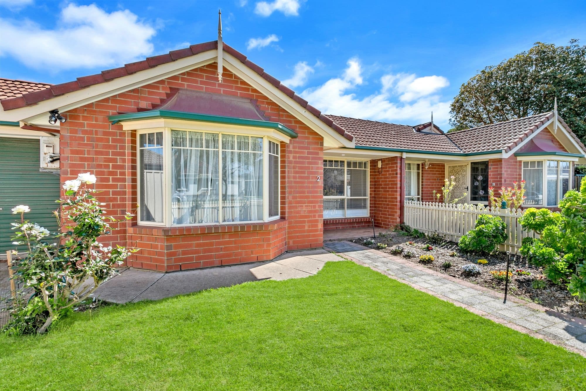 4 Burnley Street, Henley Beach South SA 5022, Henley Beach South - Thumbnail 2