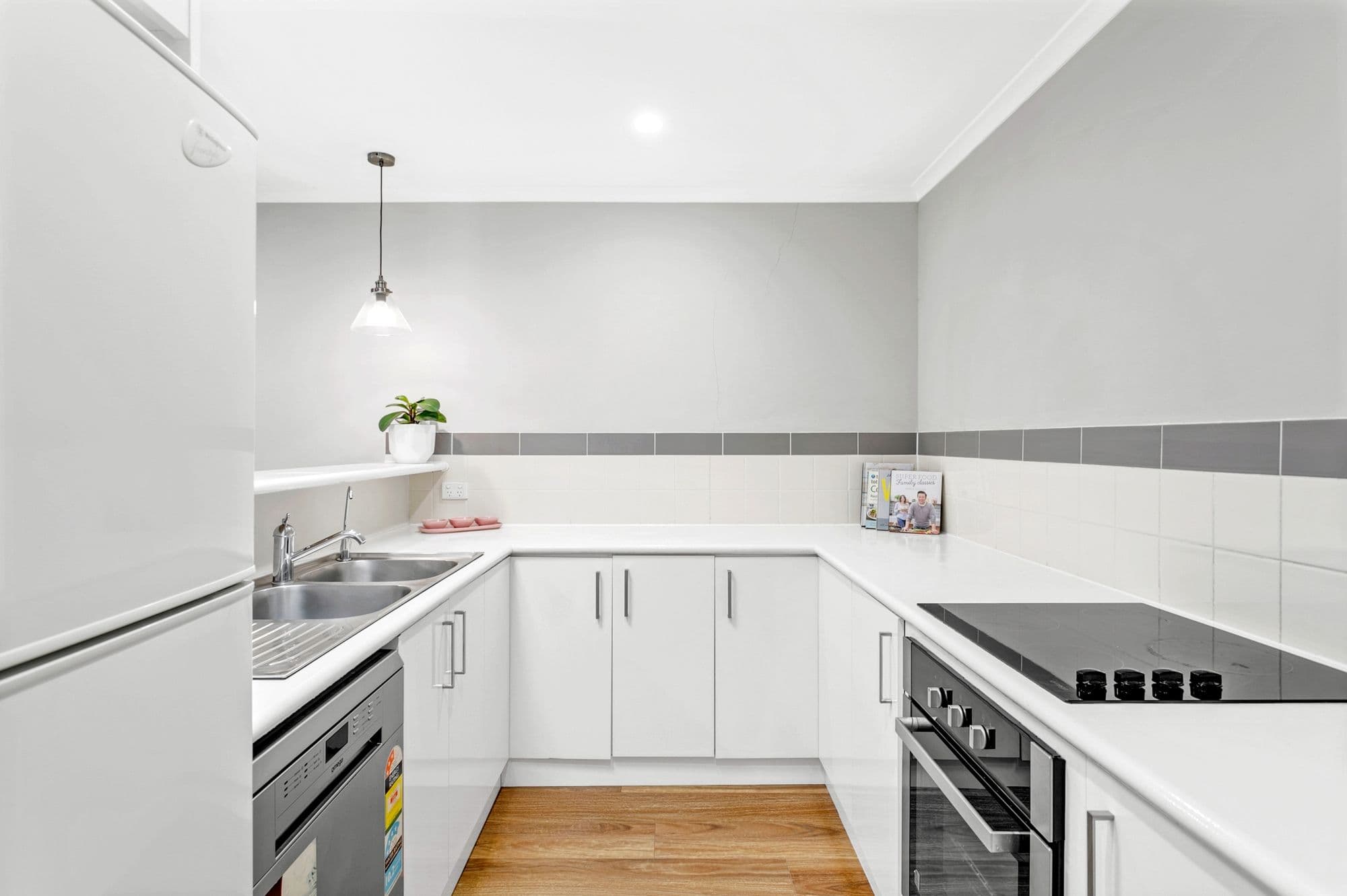 4 Burnley Street, Henley Beach South SA 5022, Henley Beach South - Thumbnail 5