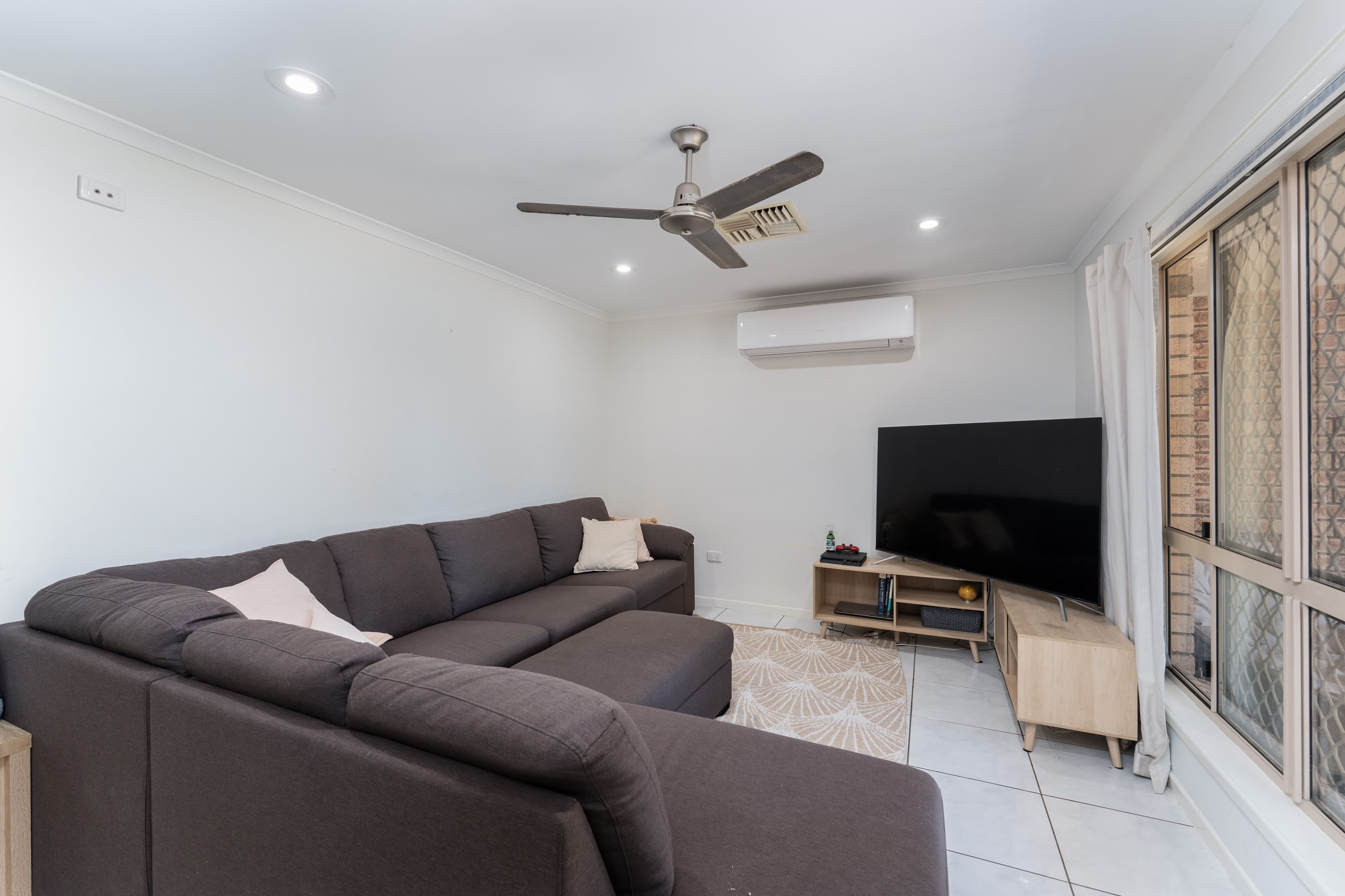 34 Park Avenue, Emerald QLD 4720, Emerald - Thumbnail 3