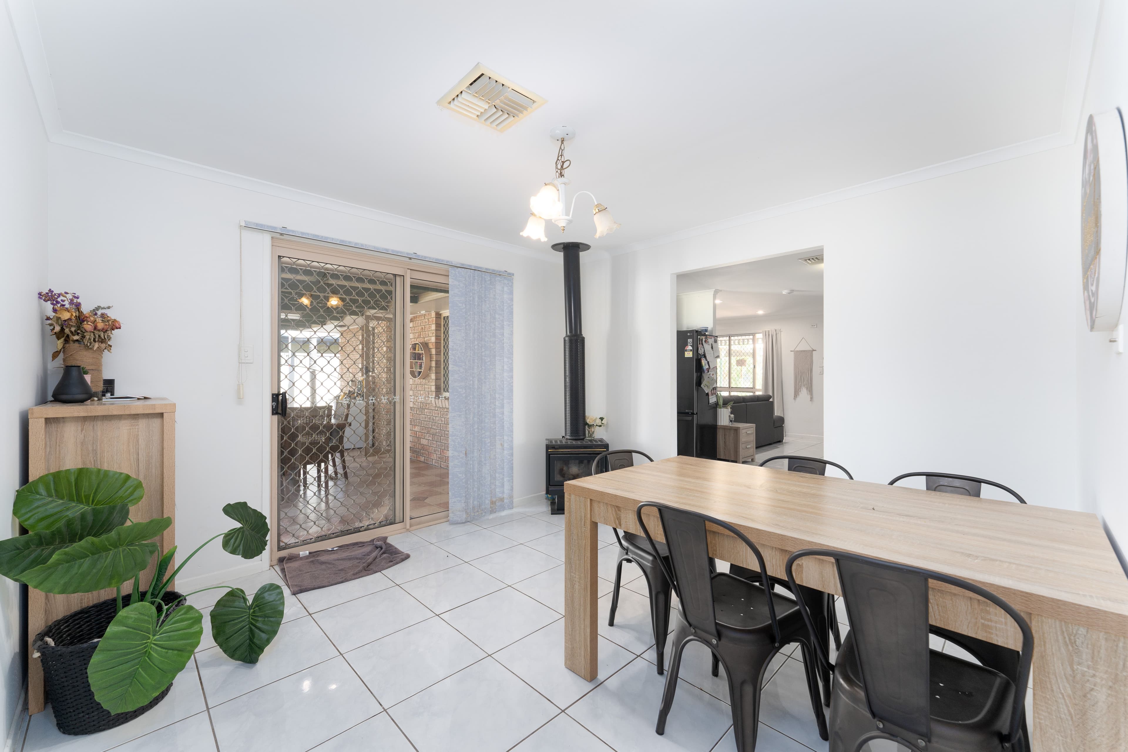34 Park Avenue, Emerald QLD 4720, Emerald - Thumbnail 4