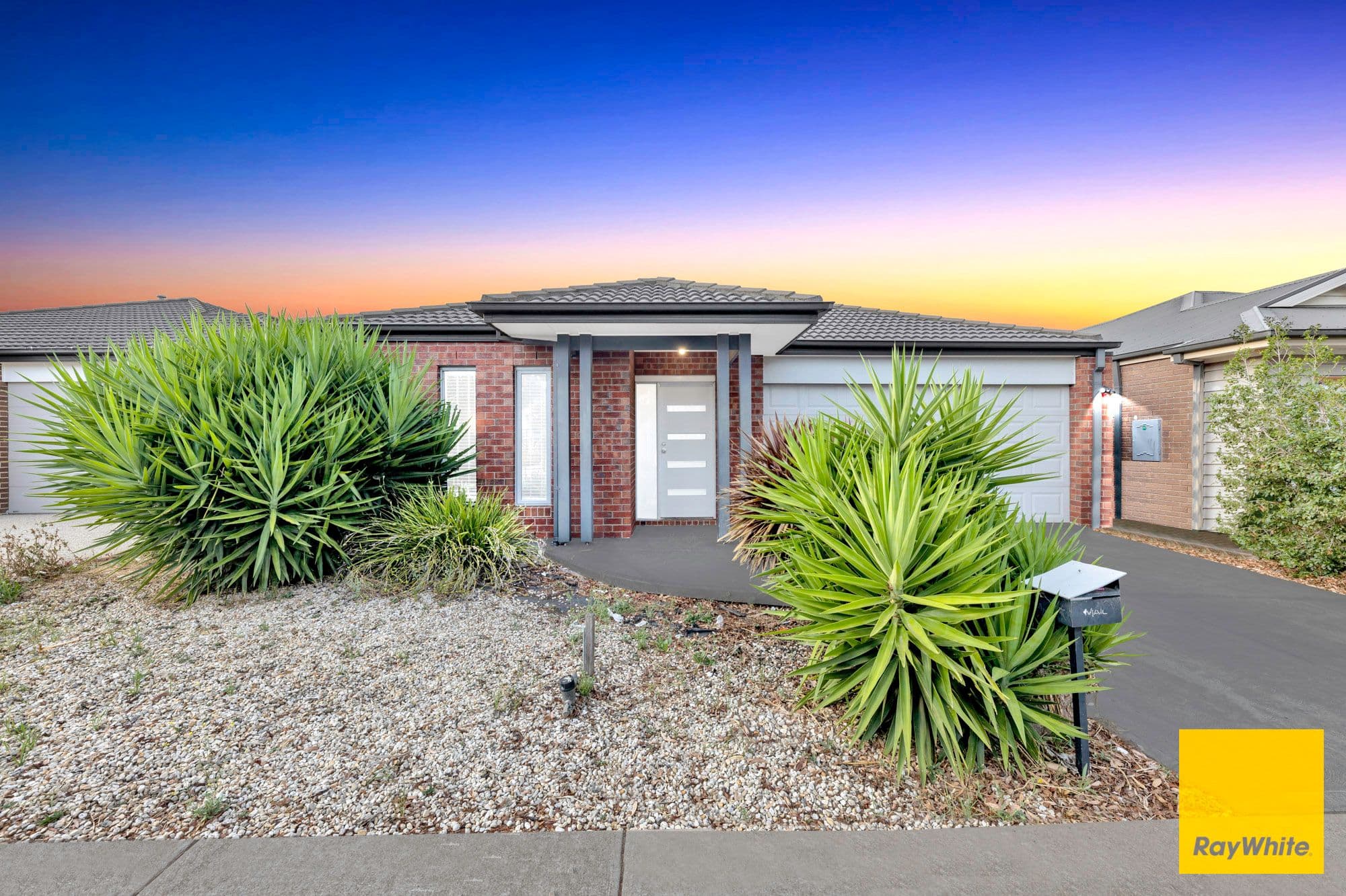 15 Cloverdale Road, Tarneit VIC 3029, Tarneit - Thumbnail 2