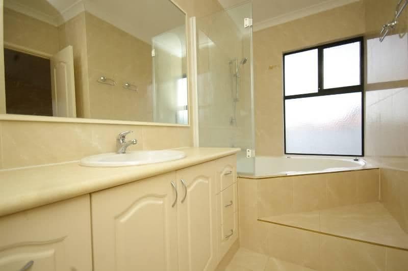 19 Renner Circle, WANNEROO WA 6065, Wanneroo - Thumbnail 3