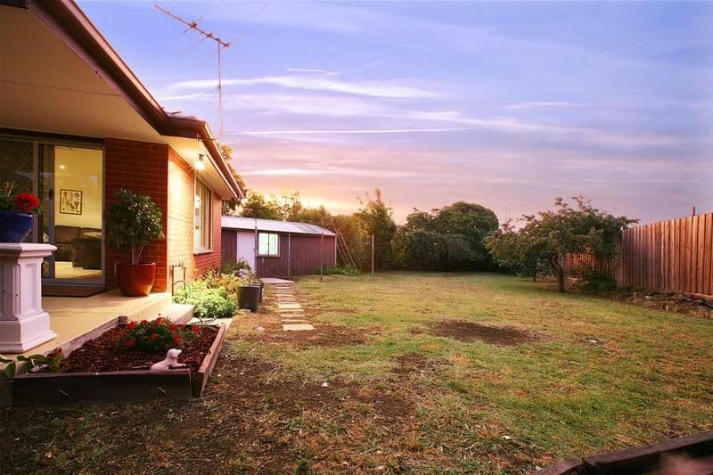 25 Lea Crescent, BUNDOORA VIC 3083, Bundoora - Thumbnail 2
