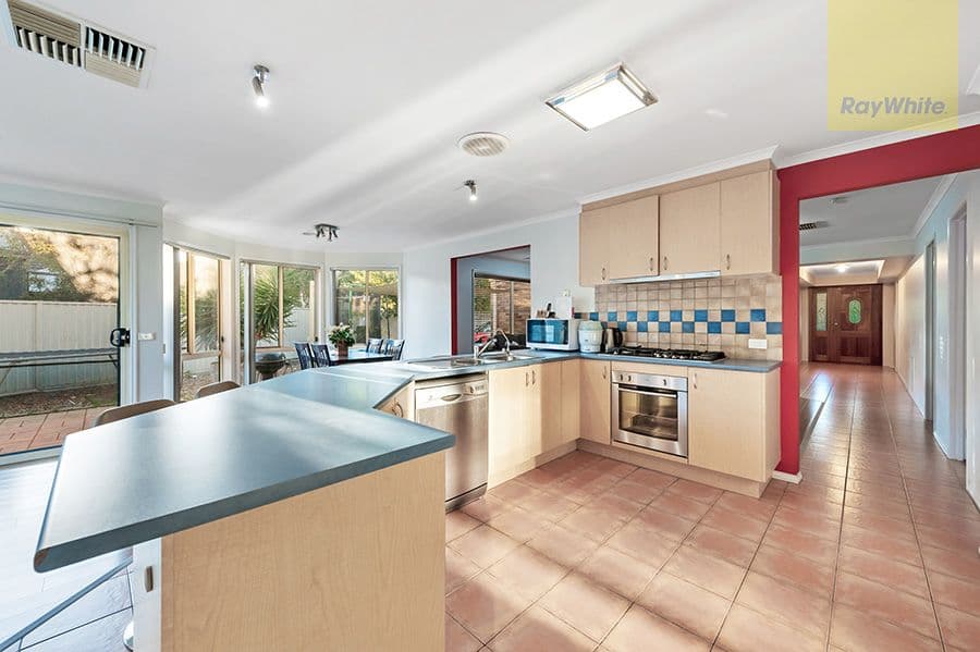 19 Mosman Way, Craigieburn VIC 3064, Craigieburn - Thumbnail 4