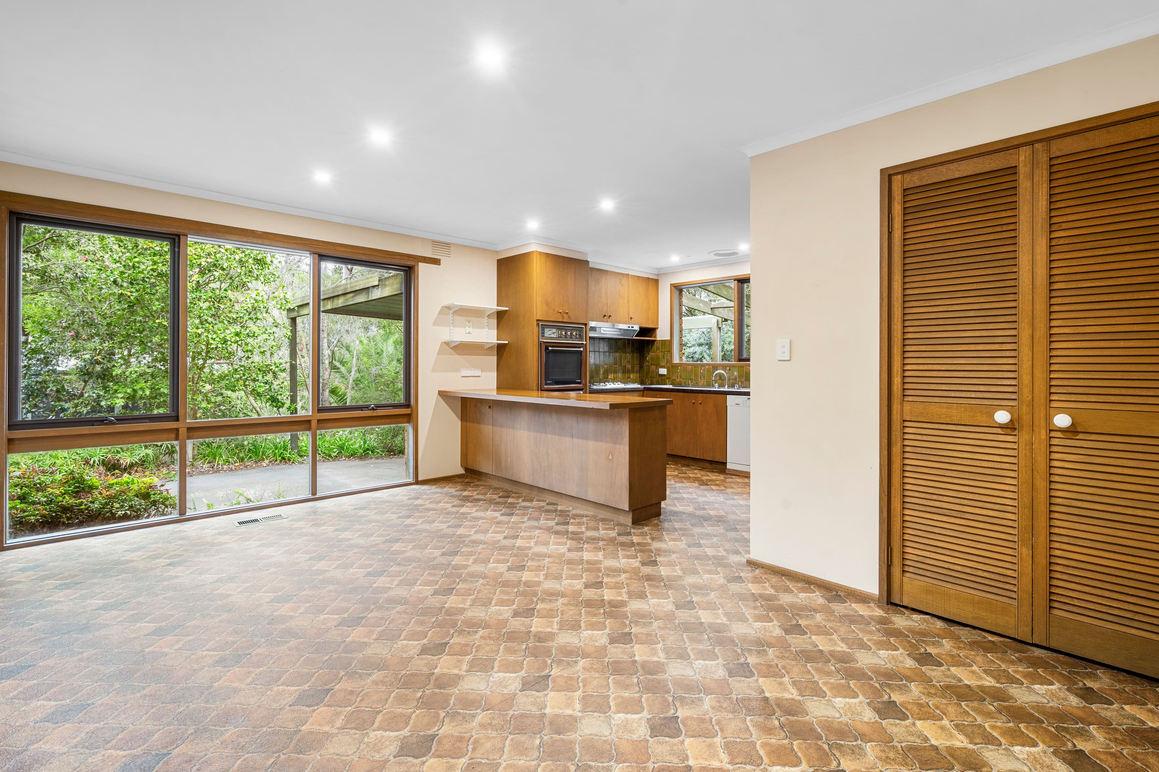 4 Stokes Place, Eltham VIC 3095, Eltham - Thumbnail 4