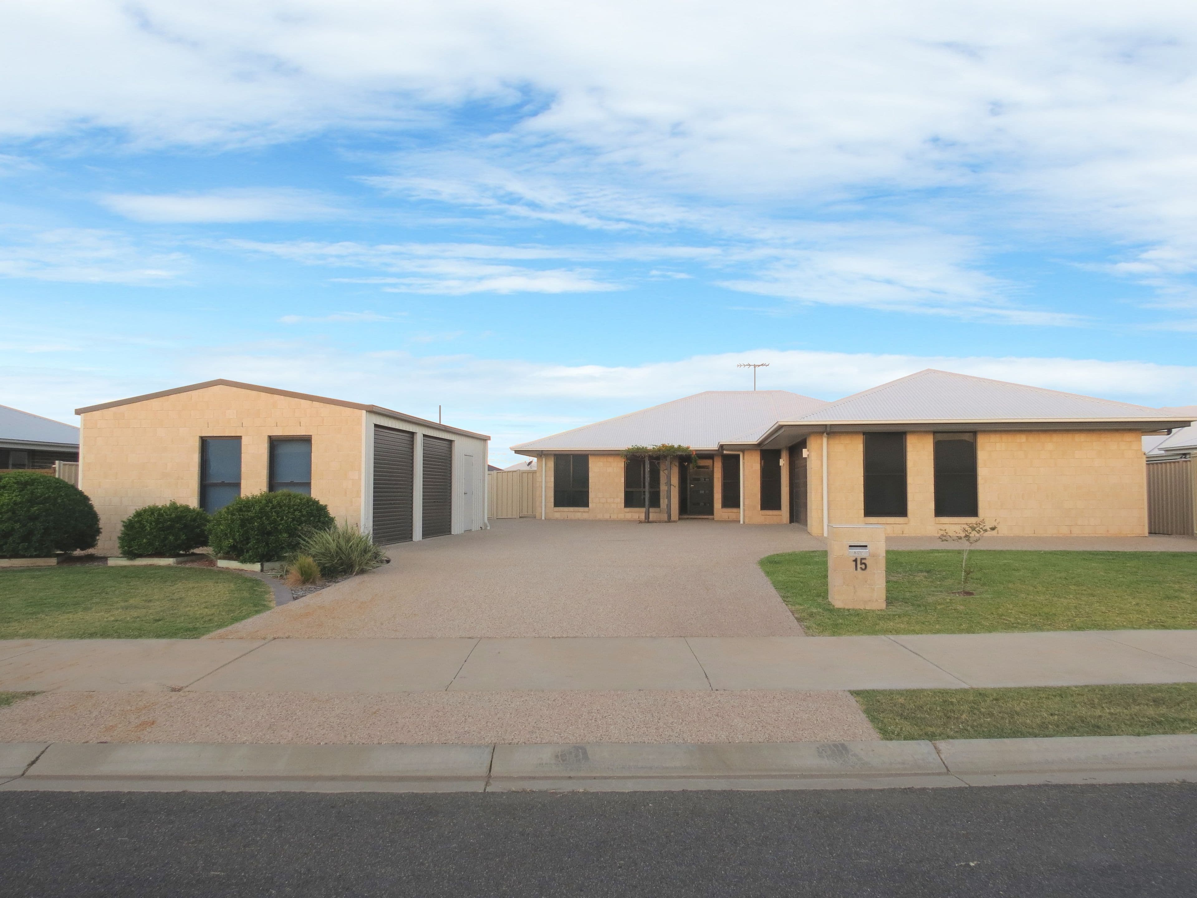 15 Kassidy Drive, Emerald QLD 4720, Emerald - Image 1