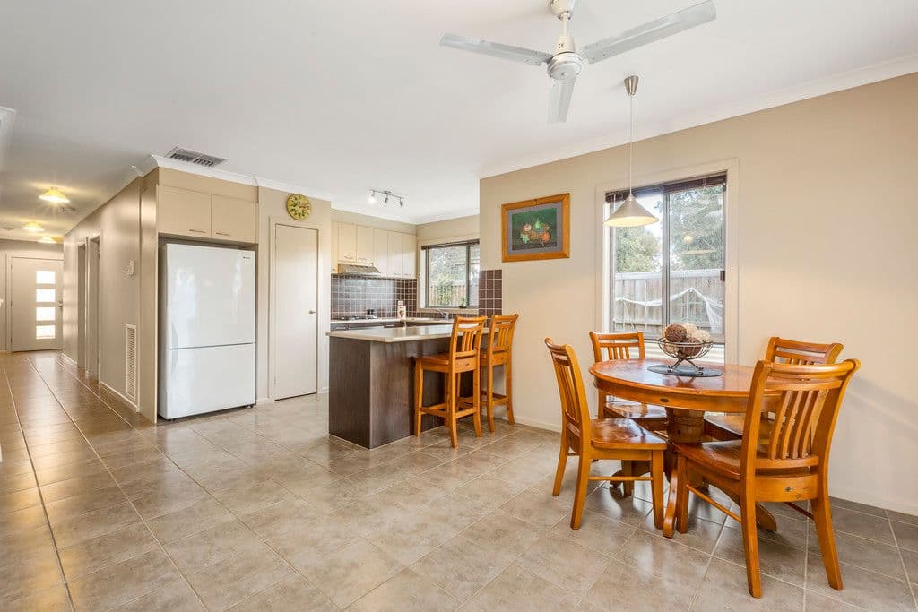 150 Lyndarum Drive, Epping VIC 3076, Epping - Thumbnail 4