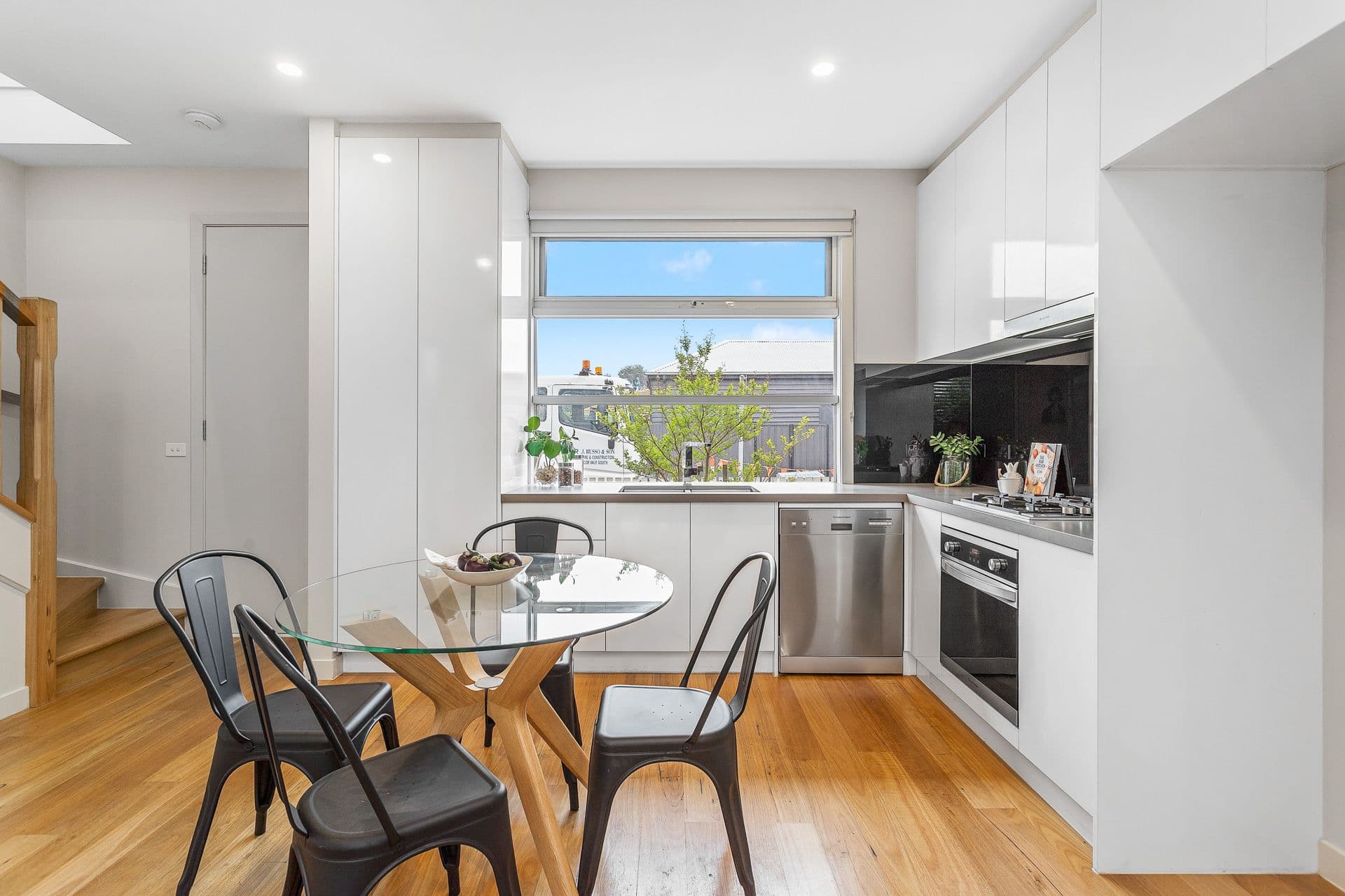 1B Loch Street, Yarraville VIC 3013, Yarraville - Thumbnail 4