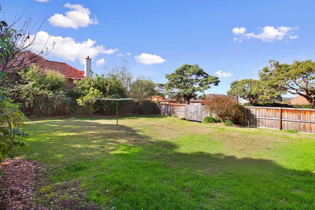 11 Deakin Avenue, HABERFIELD NSW 2045, Haberfield - Thumbnail 2