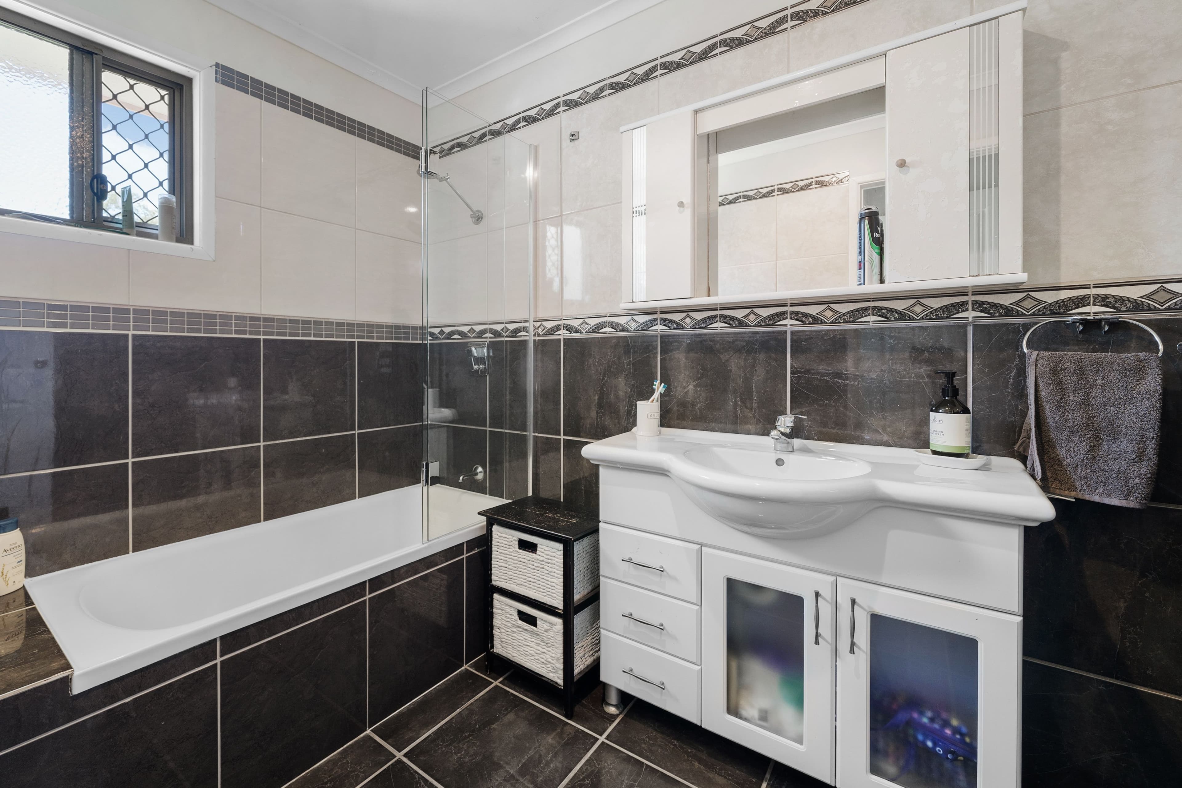 10 Rogers Avenue, Beenleigh QLD 4207, Beenleigh - Thumbnail 4