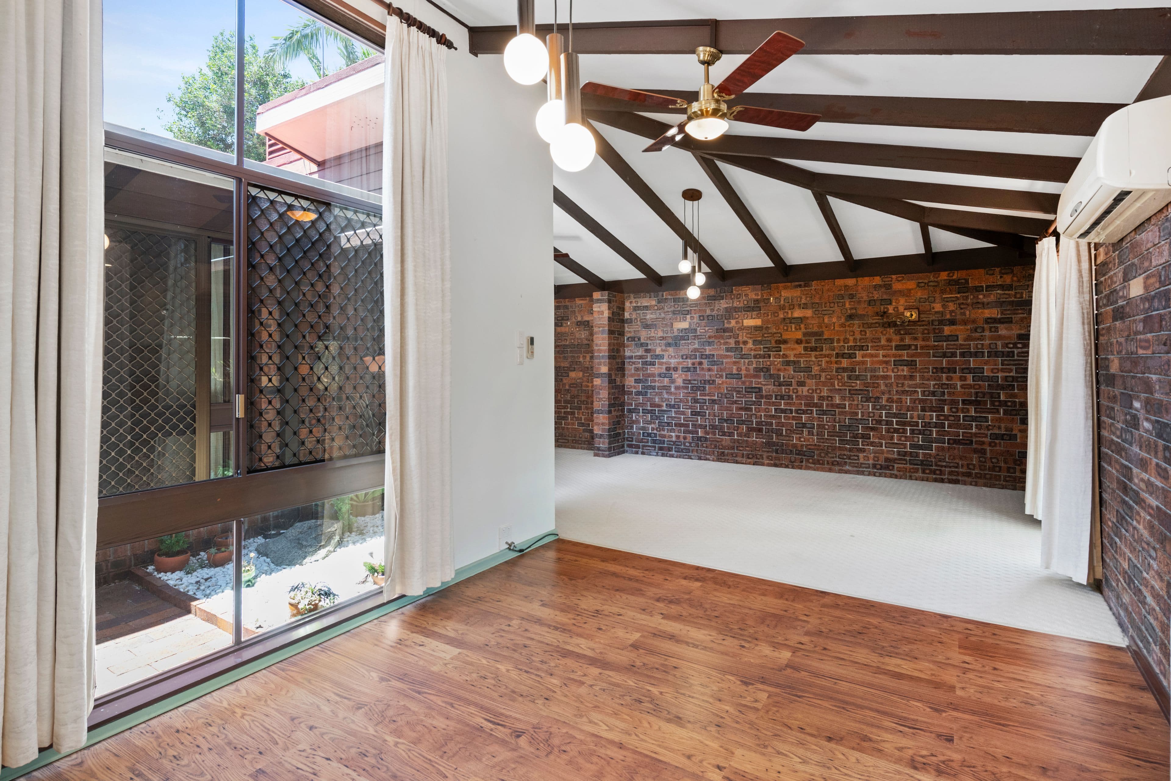 6 Golden Crescent, Southport QLD 4215, Southport - Thumbnail 2