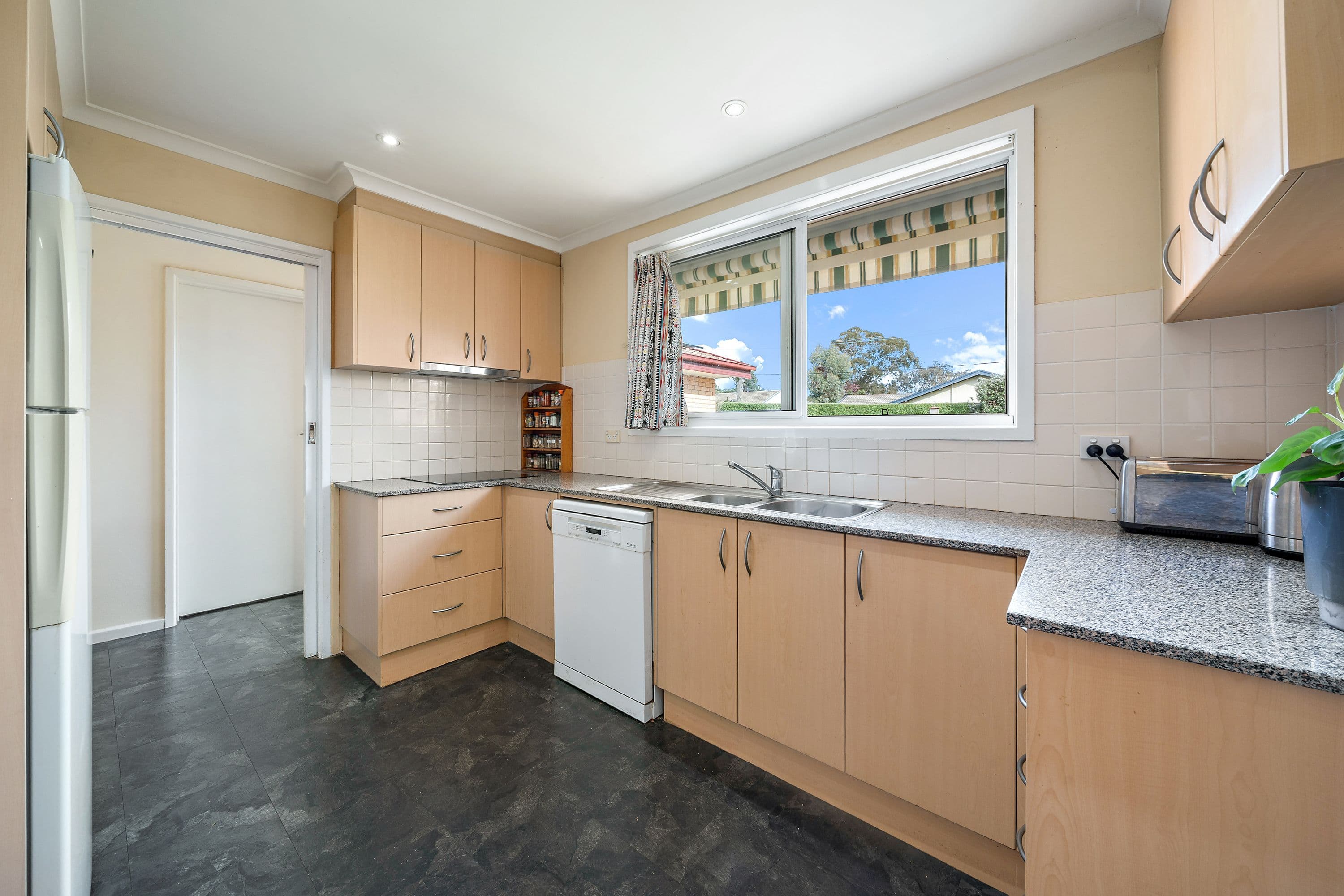 8 Webb Place, Weetangera ACT 2614, Weetangera - Thumbnail 7