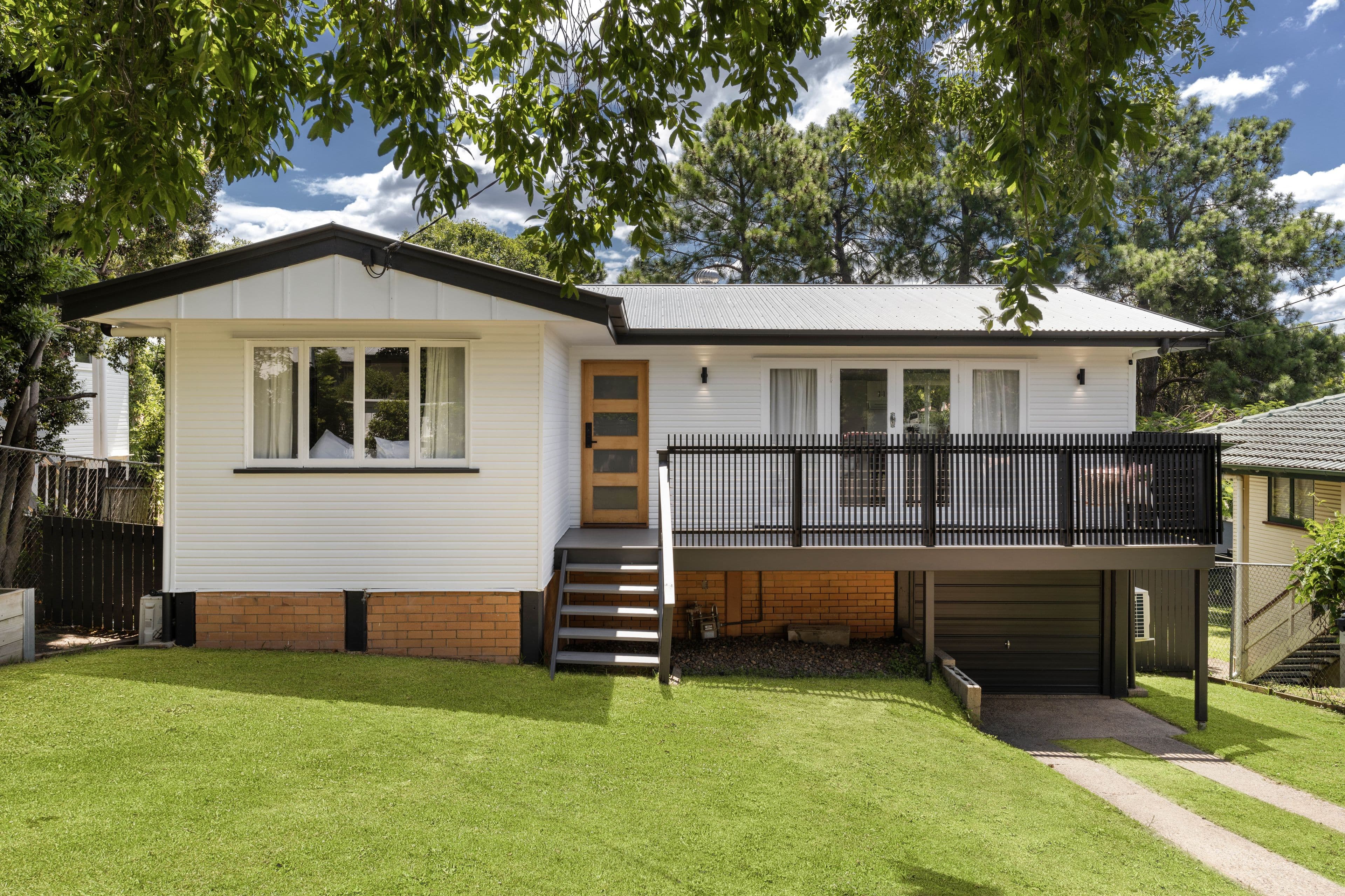 208 Appleby Road, Stafford Heights QLD 4053, Stafford Heights - Thumbnail 2