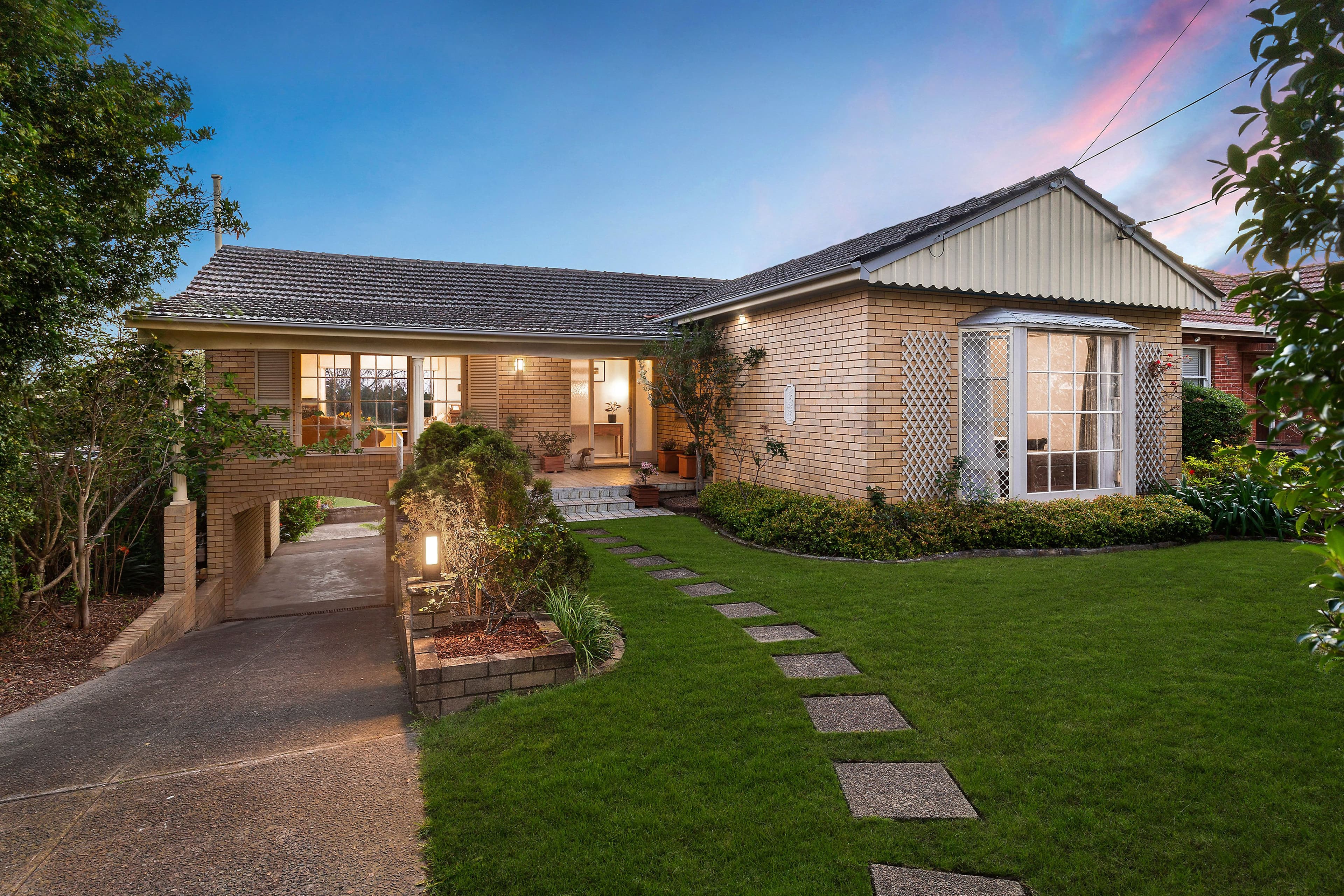 92 Browns Road, Wahroonga - Thumbnail 2