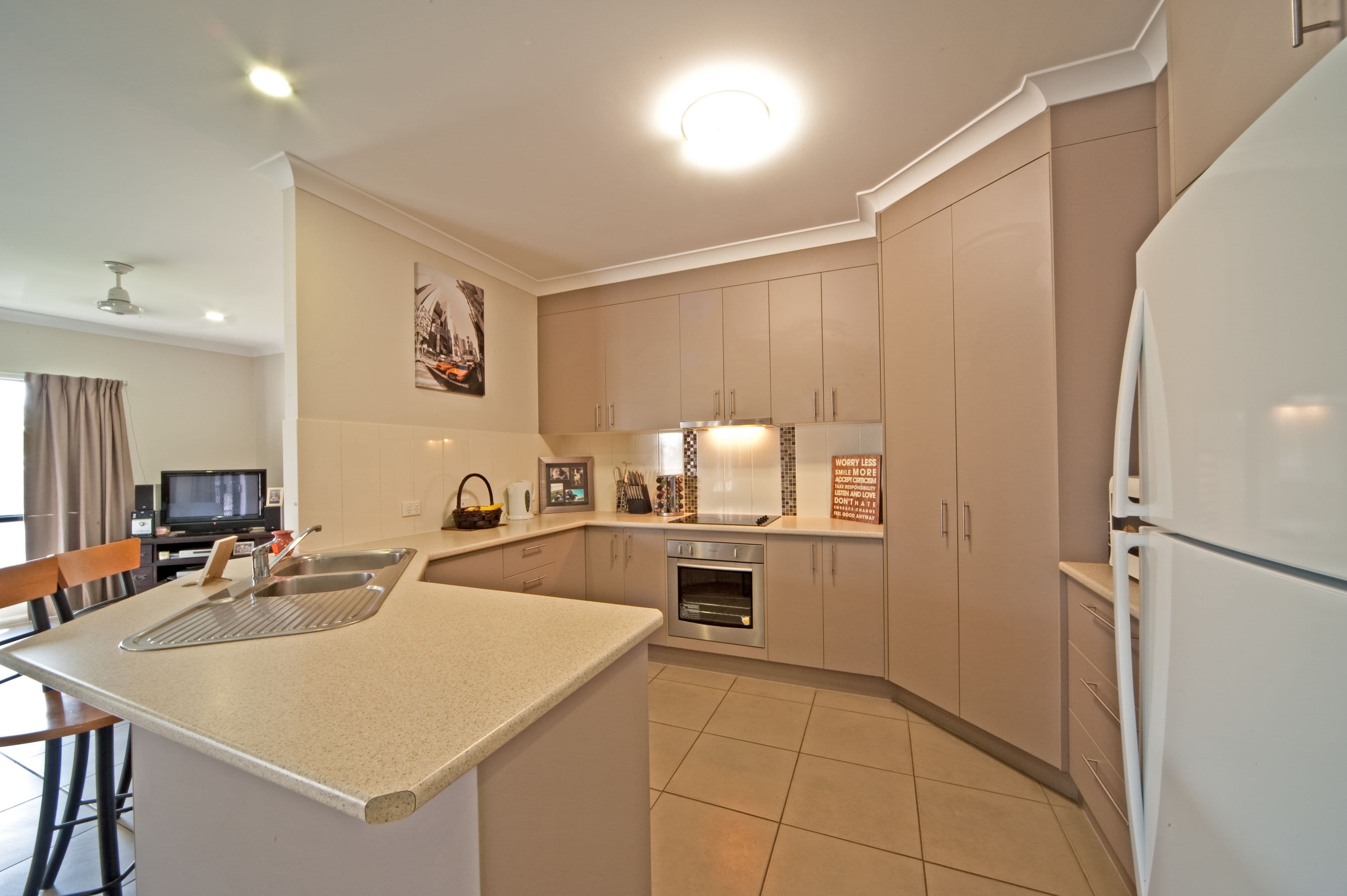  48 South Molle Boulevard, CANNONVALE QLD 4802, Cannonvale - Thumbnail 5