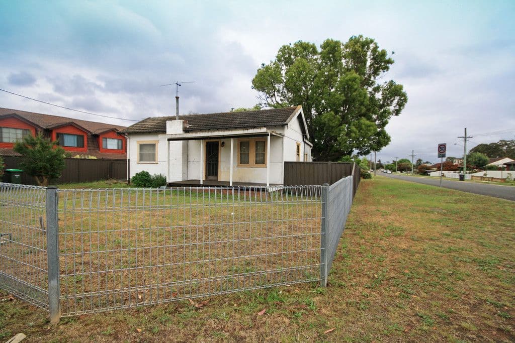 38 Parliament Road, Macquarie Fields NSW 2564, Macquarie Fields - Image 1