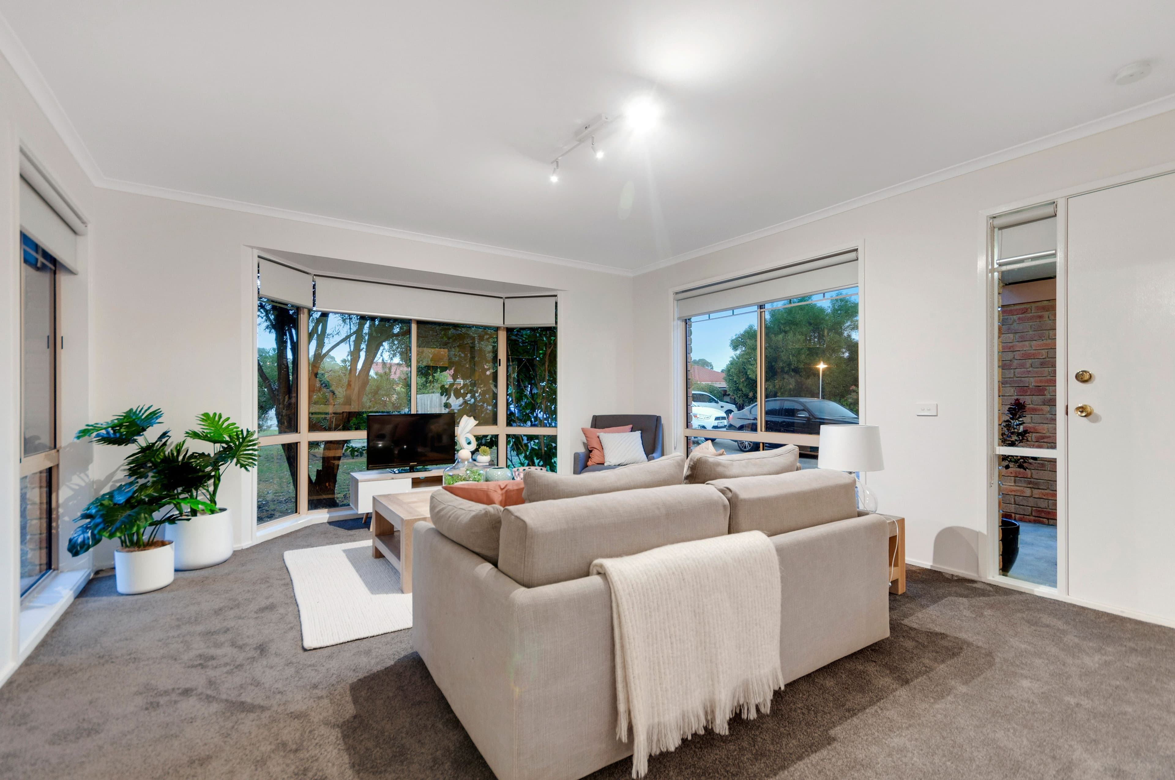 1 Young Street, Seaford VIC 3198, Seaford - Thumbnail 2