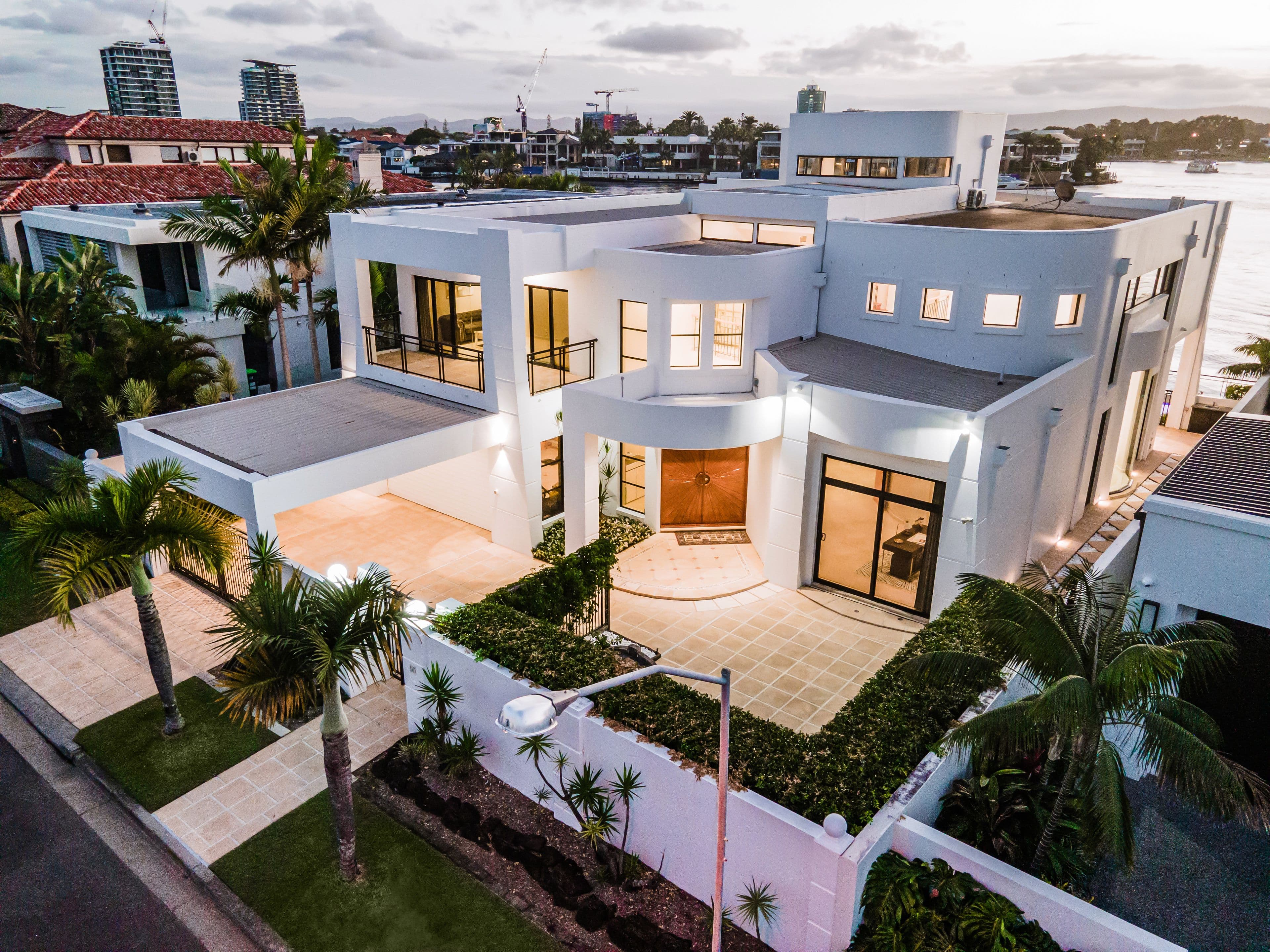 90 Admiralty Drive, SURFERS PARADISE QLD 4217, Surfers Paradise - Thumbnail 2