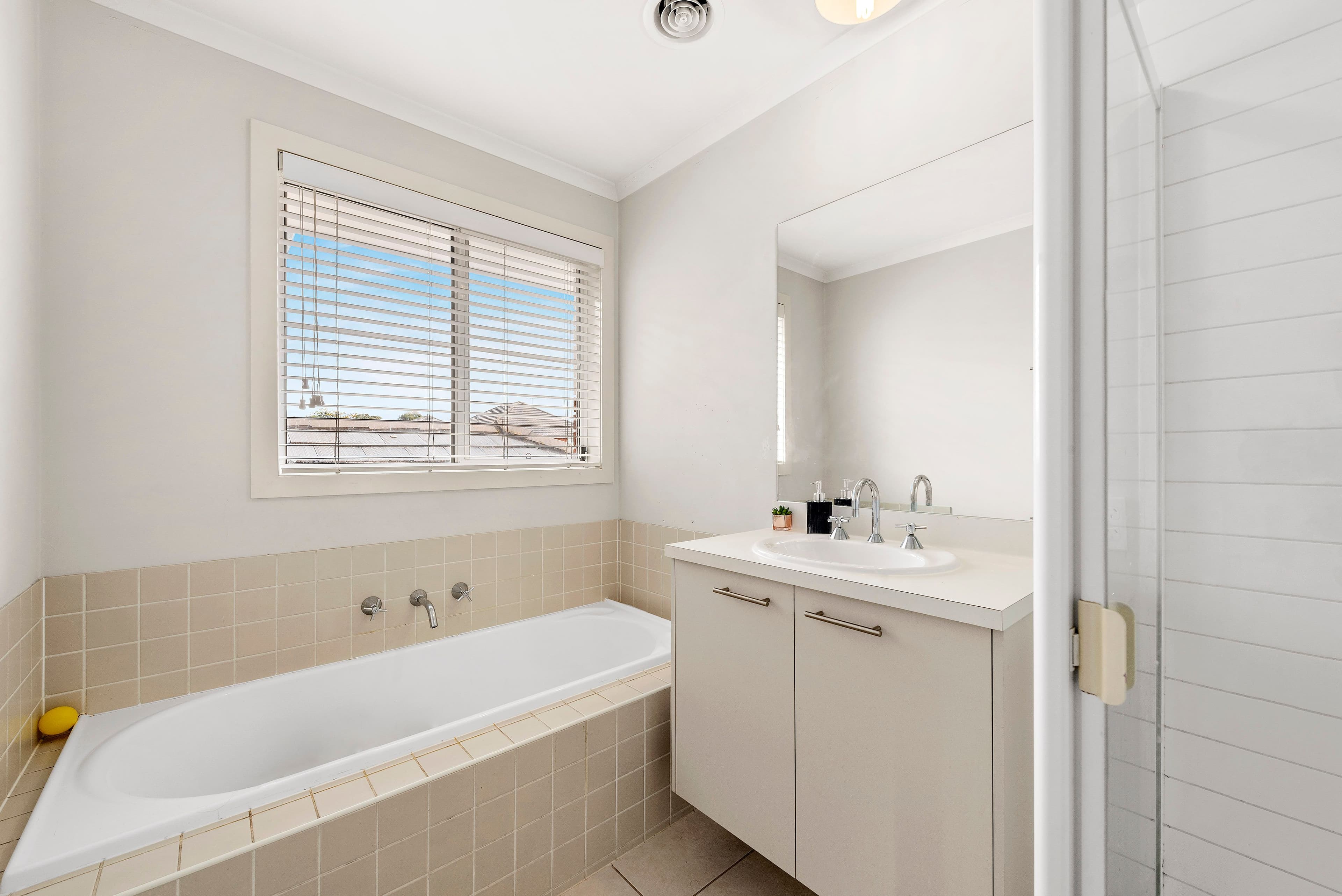 24 Wisteria Place, Springvale South VIC 3172, Springvale South - Thumbnail 5