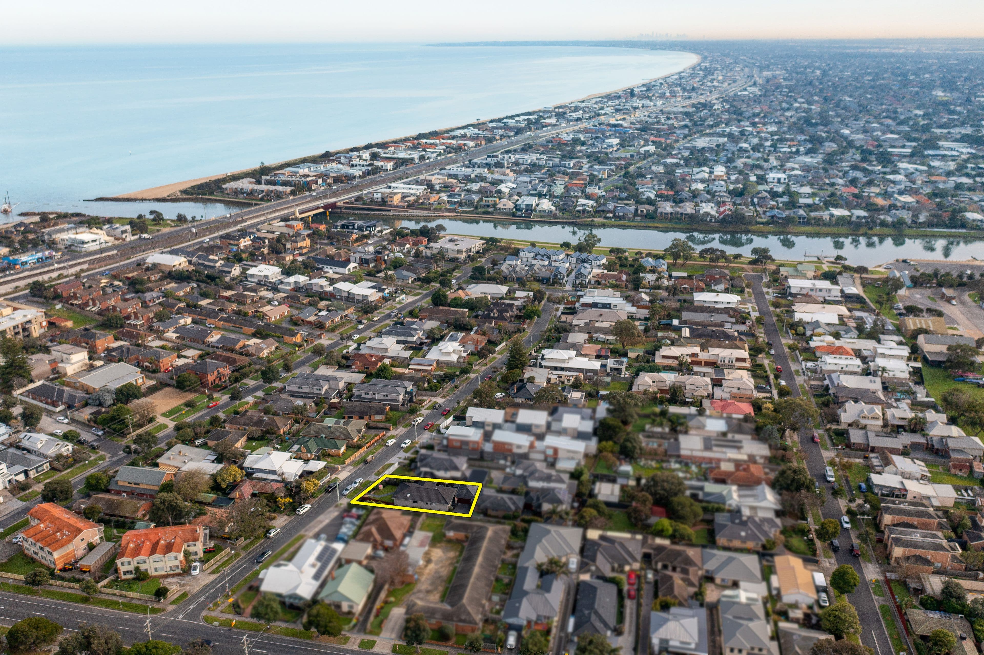 27 Stanley Street, Carrum VIC 3197, Carrum - Thumbnail 2