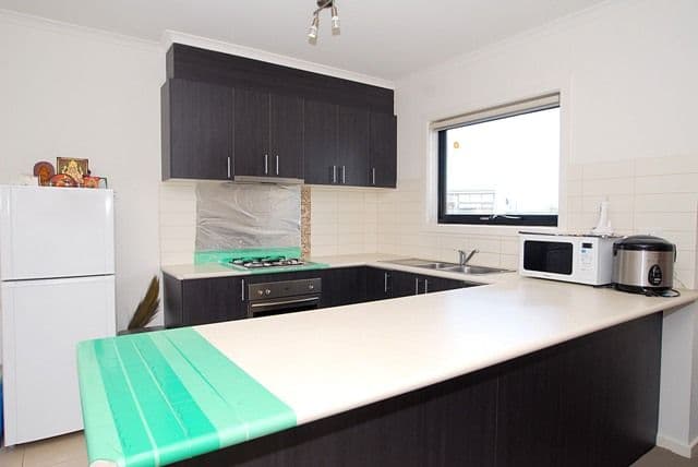 3-11 Retford Close, WERRIBEE VIC 3030, Werribee - Thumbnail 2