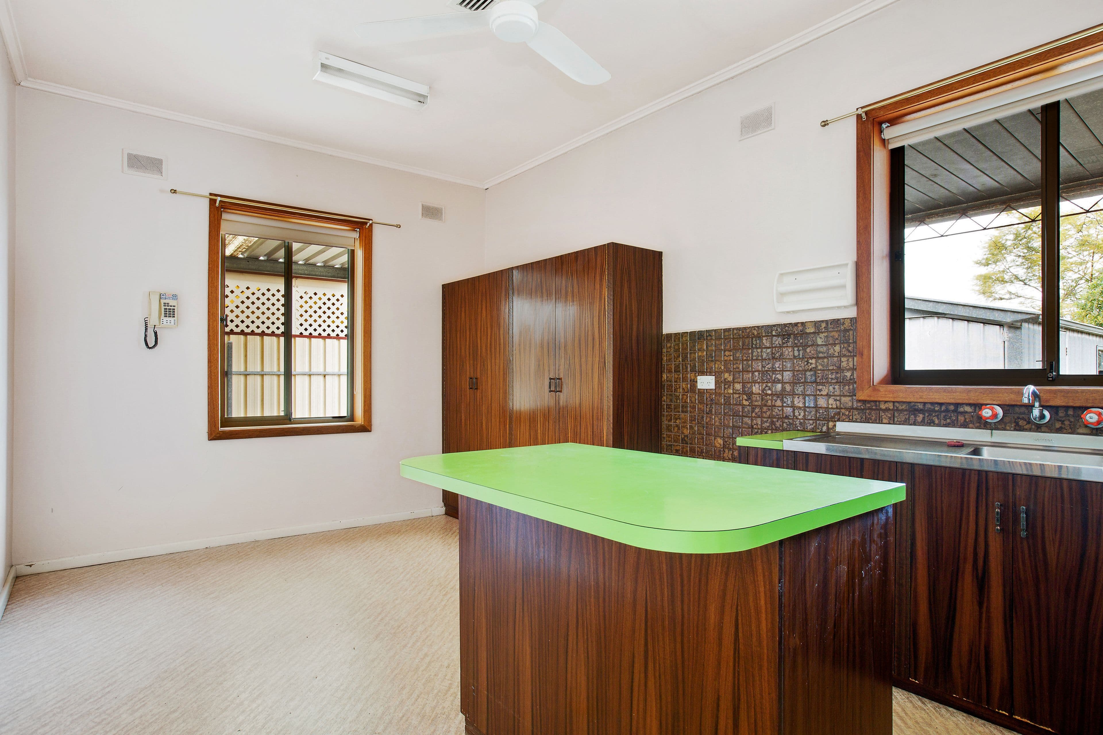15 Andrew Avenue, Marion SA 5043, Marion - Thumbnail 4