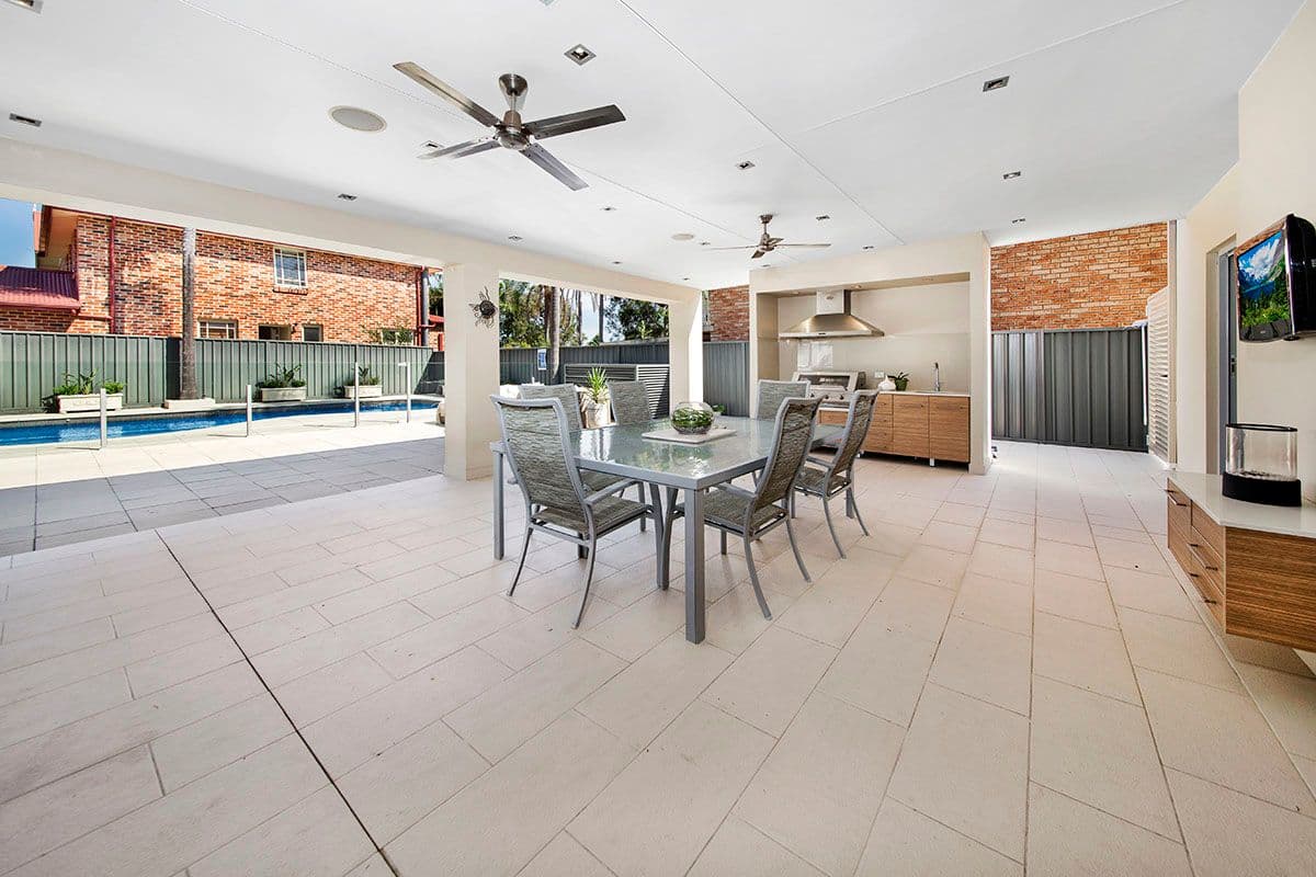 8 Sproule Road, Illawong - Thumbnail 2