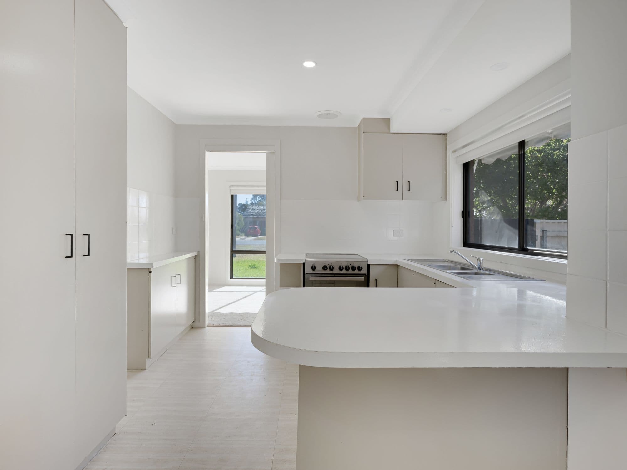 11 Lone Pine Avenue, Corowa NSW 2646, Corowa - Thumbnail 2