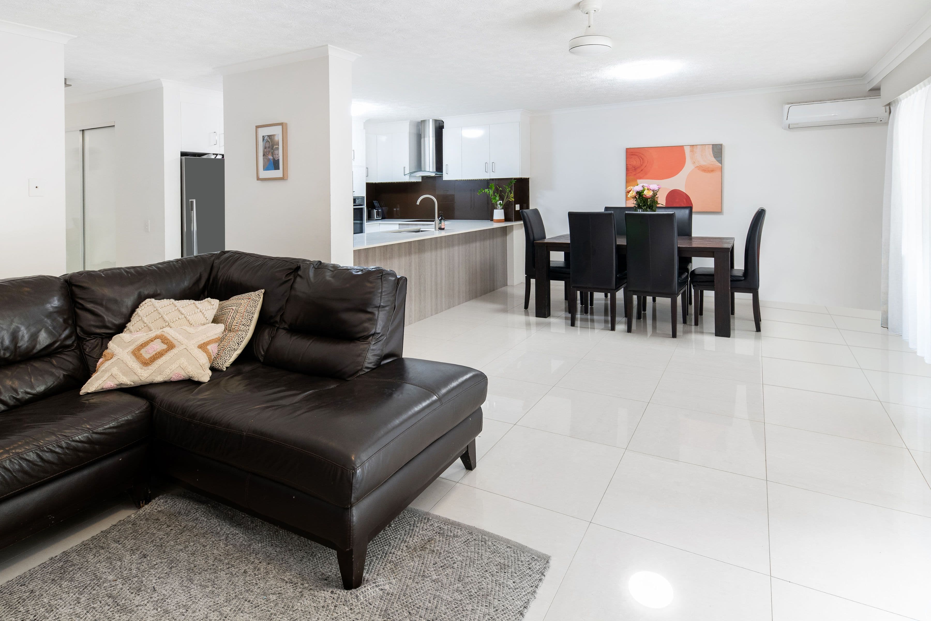 27 Walton Street, Southport QLD 4215, Southport - Thumbnail 3
