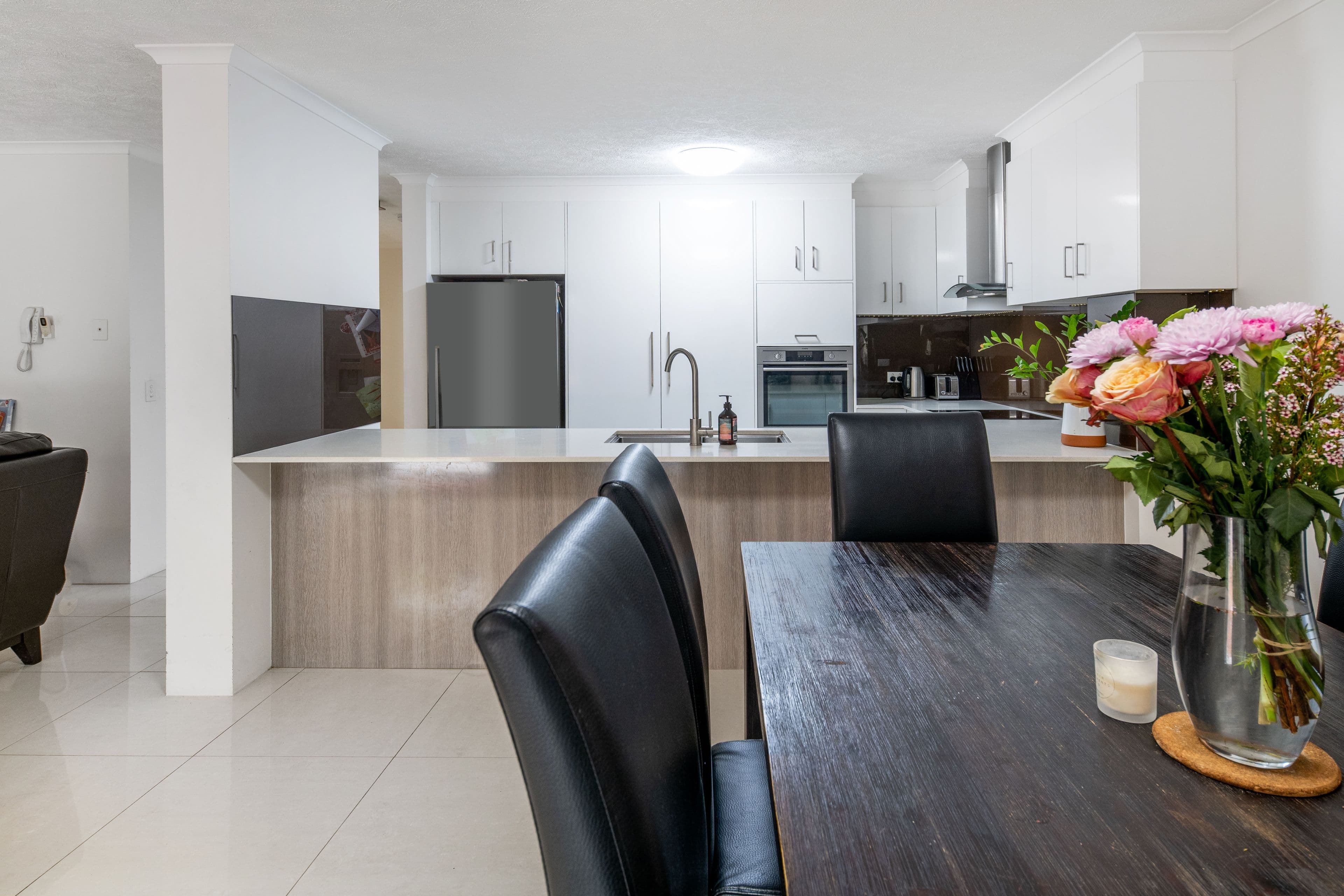 27 Walton Street, Southport QLD 4215, Southport - Thumbnail 4