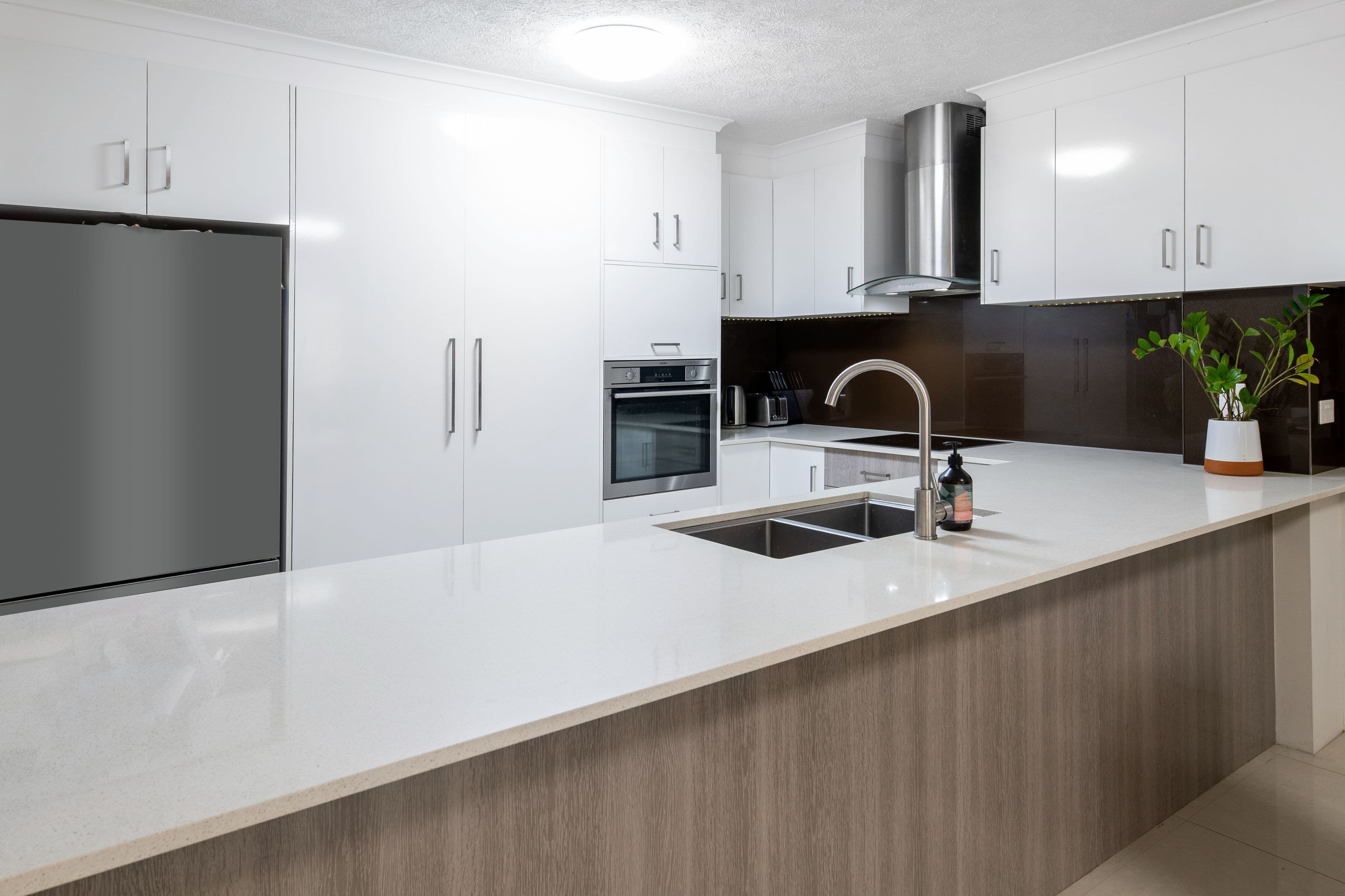 27 Walton Street, Southport QLD 4215, Southport - Thumbnail 5