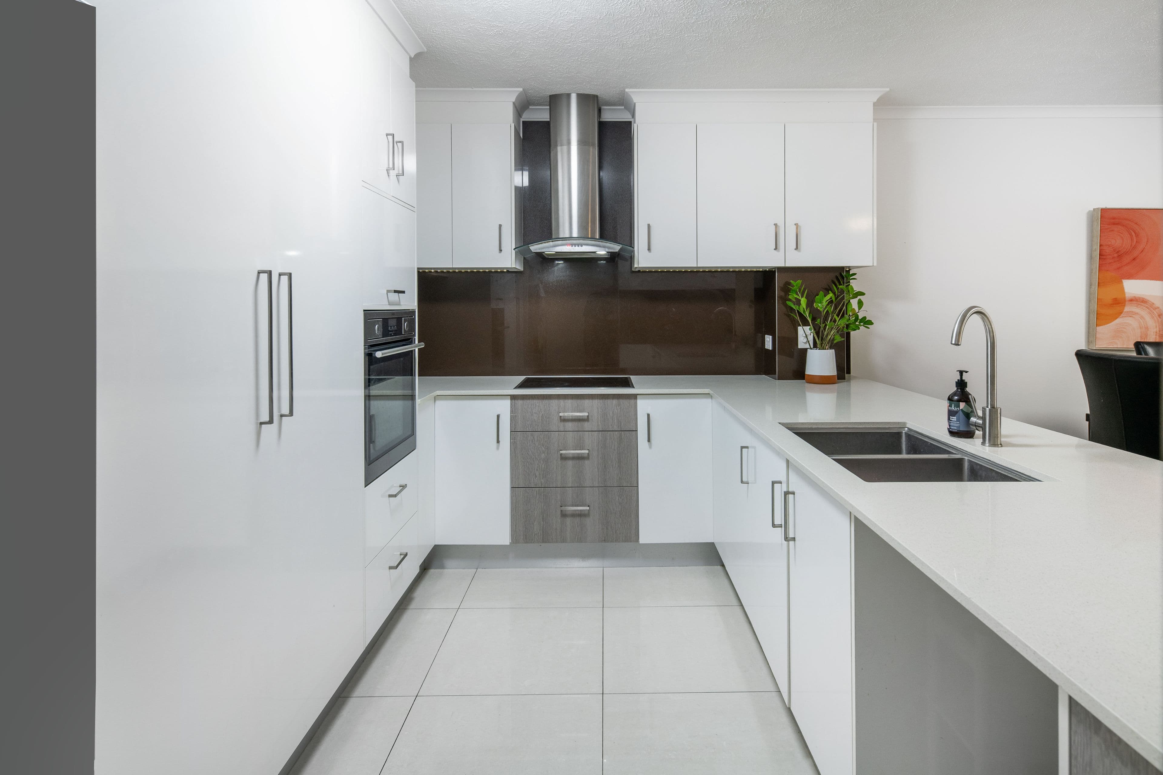 27 Walton Street, Southport QLD 4215, Southport - Thumbnail 6