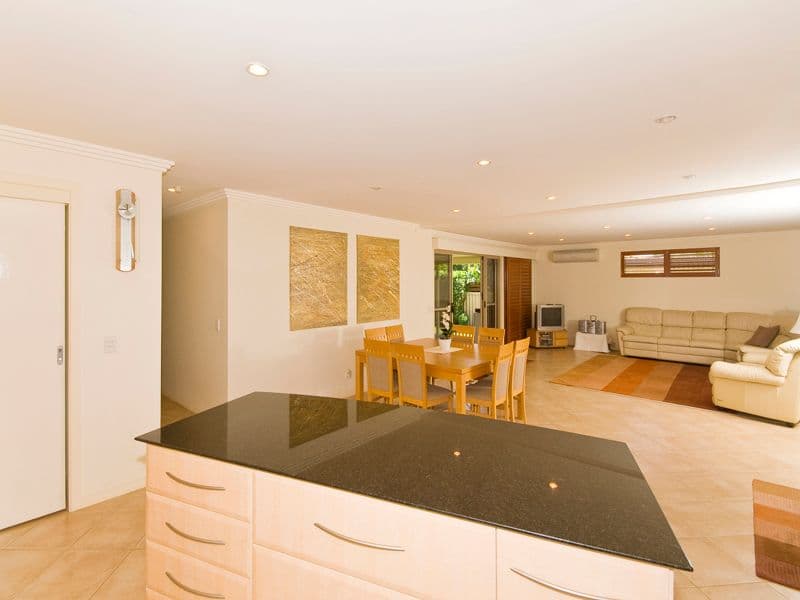 205 Mallawa Drive, PALM BEACH QLD 4221, Palm Beach - Thumbnail 5