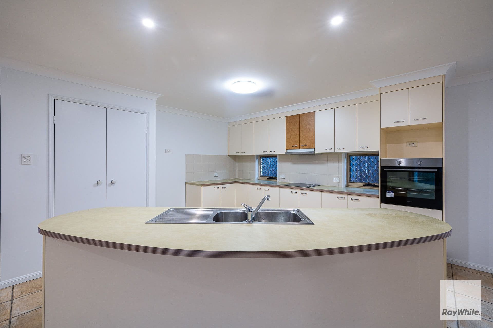 40 Spinnaker Circuit, Redland Bay QLD 4165, Redland Bay - Thumbnail 2