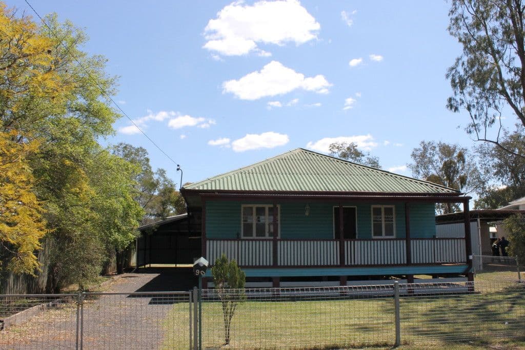 90 Orpen Street, Dalby QLD 4405, Dalby - Thumbnail 2