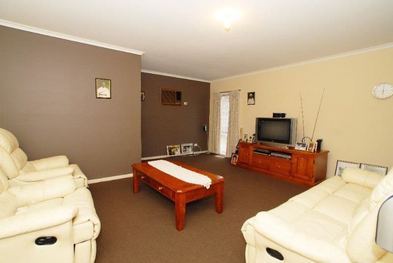 33 Cardinia Way, ROWVILLE VIC 3178, Rowville - Thumbnail 2