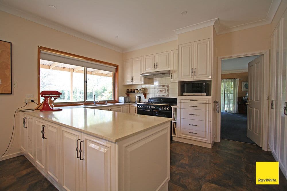 8 Elmslea Drive, Bungendore NSW 2621, Bungendore - Thumbnail 2