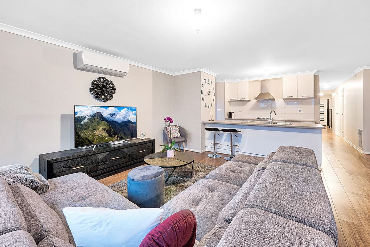 6 Hammond Road, Cranbourne West VIC 3977, Cranbourne West - Thumbnail 4