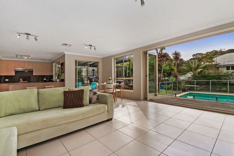 4 Lister Avenue, Seaforth - Thumbnail 2