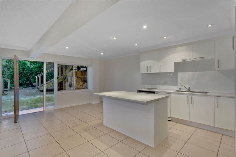 8 and 9 Kookaburra Close, BAYVIEW NSW 2104, Bayview - Thumbnail 4