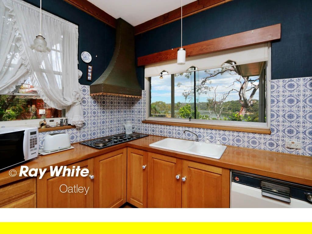 68 Lansdowne Parade, OATLEY NSW 2223, Oatley - Thumbnail 5