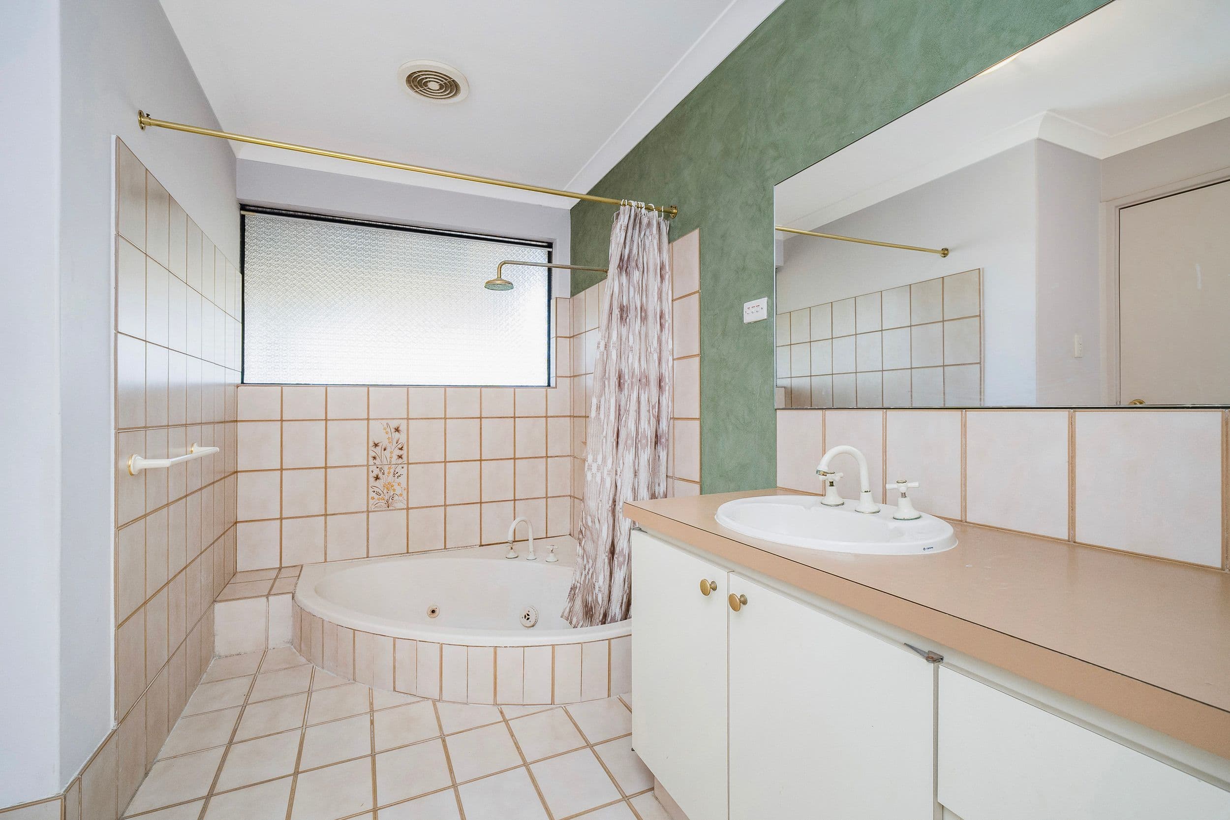 36 Scenic Drive, Maida Vale WA 6057, Maida Vale - Thumbnail 7