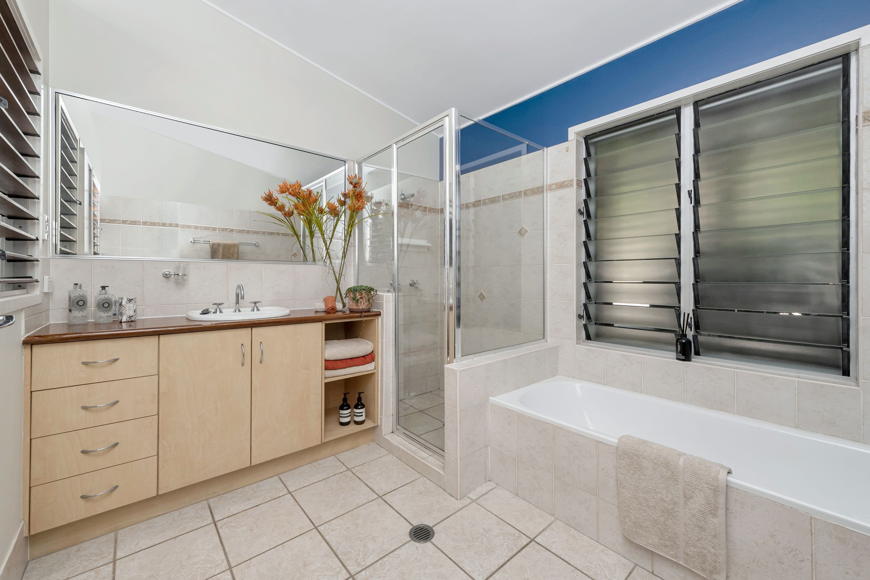 25 Francis Street, West End QLD 4810, West End - Thumbnail 7