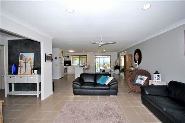 4 Yerrecoin Place, BURLEIGH WATERS QLD 4220, Burleigh Waters - Thumbnail 7