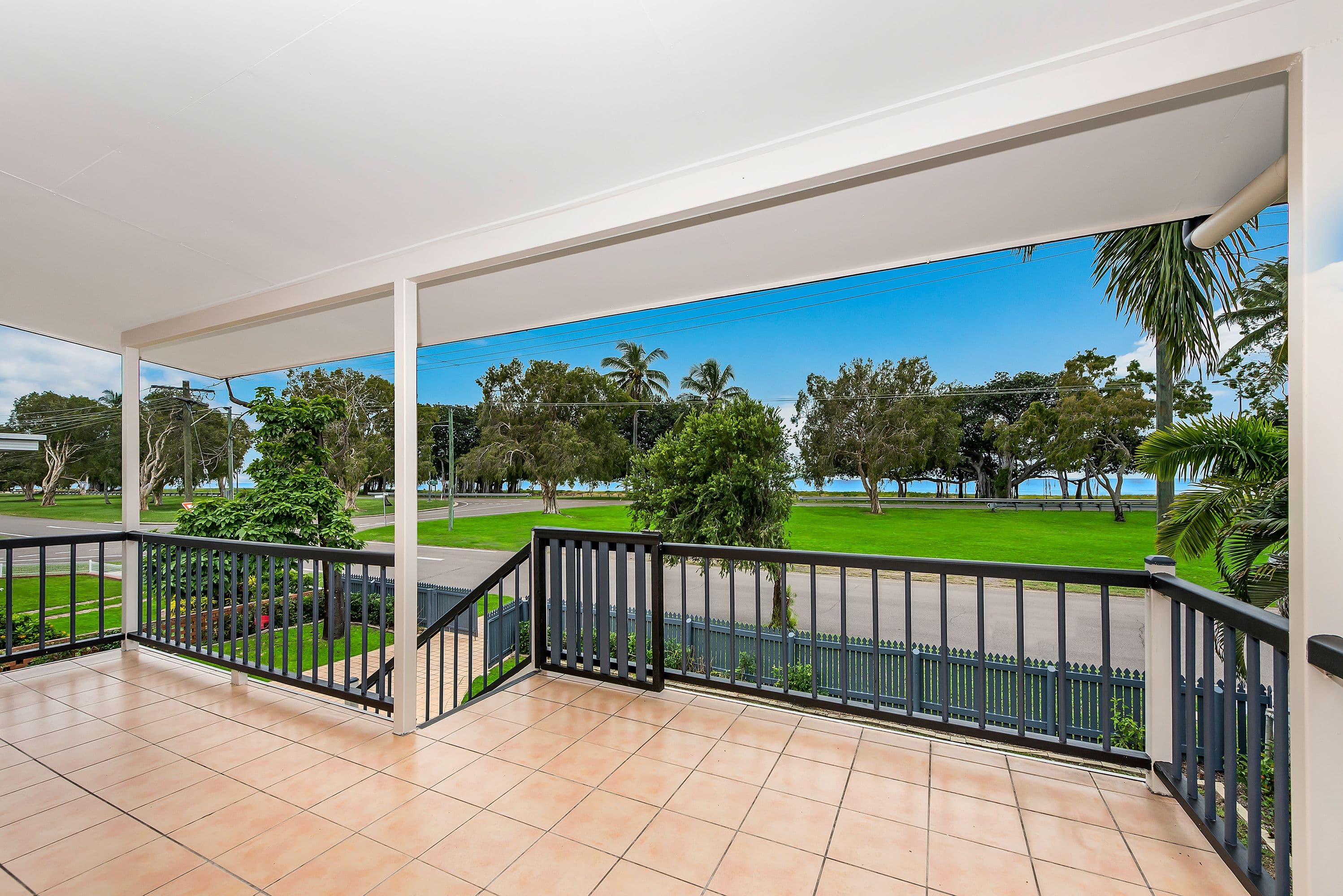22 Palm Street, Rowes Bay QLD 4810, Rowes Bay - Thumbnail 2