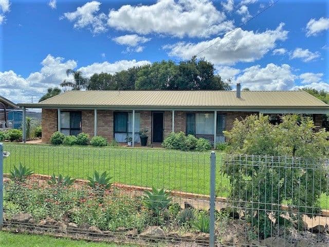 20 Hass Street, Oakey QLD 4401, Oakey - Thumbnail 2